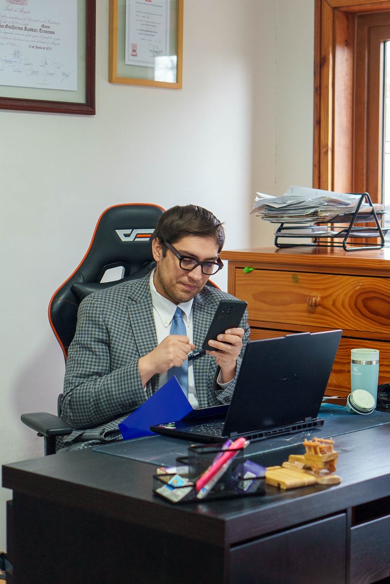 Fotografía 52 — Abogados de Raddatz & Manzur en las oficinas del estudio en Villarrica