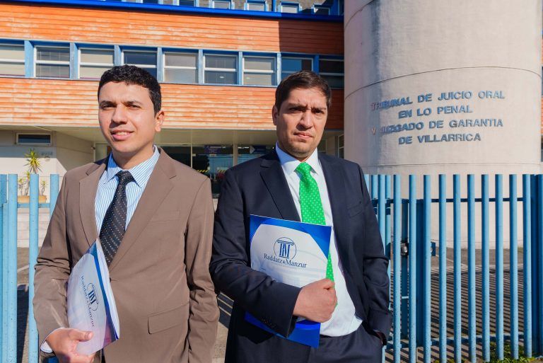 Fotografía 34 — Abogados de Raddatz & Manzur en el Tribunal de Juicio Oral en lo Penal de Villarrica