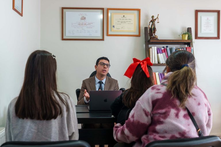 Fotografía 65 — Abogados de Raddatz & Manzur en las oficinas del estudio en Villarrica